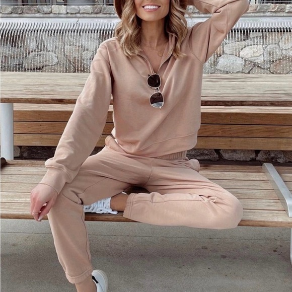 Fabletics Lightweight Go-To Half Zip Sweatshirt - Picture 4 of 8